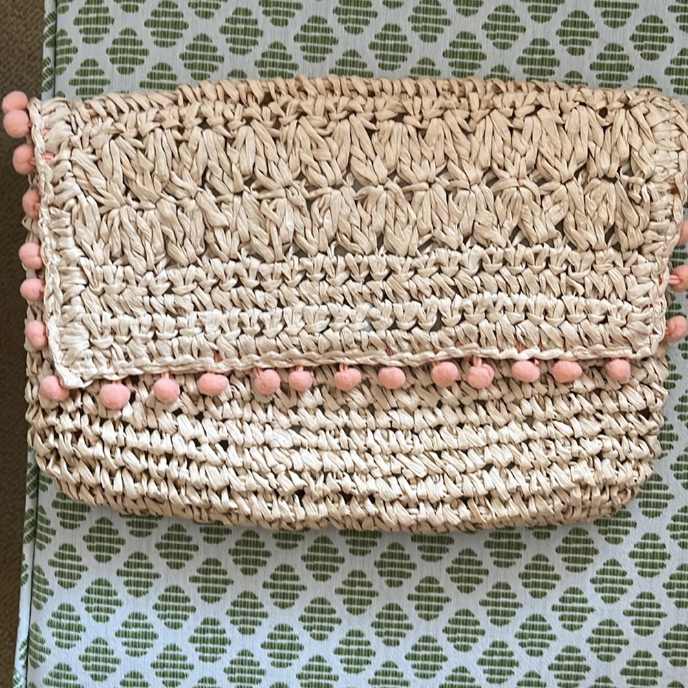 Great condition Summer Clutch - Picture 5 of 5